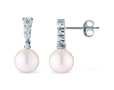Pair of Ladies 14k White Gold 7.0mm Fresh Water Pearl and Diamond Earrings. 